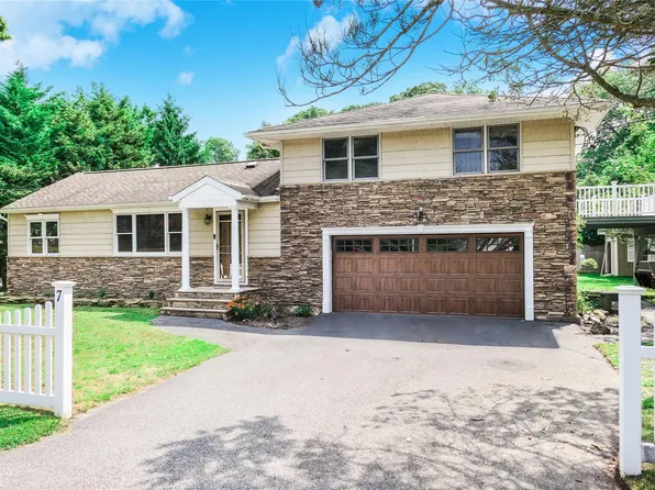 7 Bay Lane, Brookhaven, NY 11719