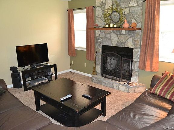 3rd image of 11 Garden Ct