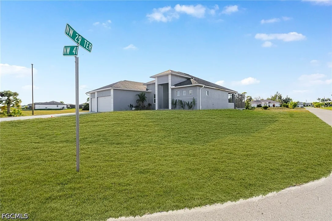 3 bed, 3.0 bath, 2057 sqft, $3,100 — Photo 3