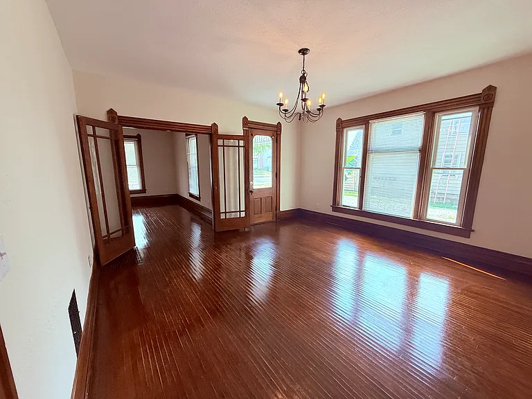 434 S Perry St — Photo 14