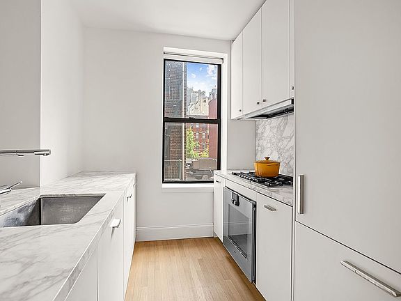 5th image of 107 W 82nd St APT 3D