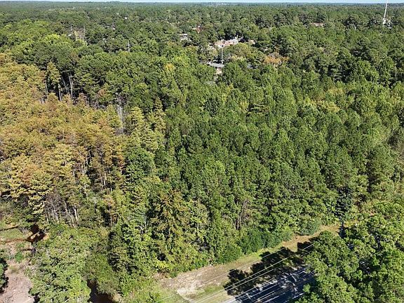 3rd image of 906 Shaw Mill Rd