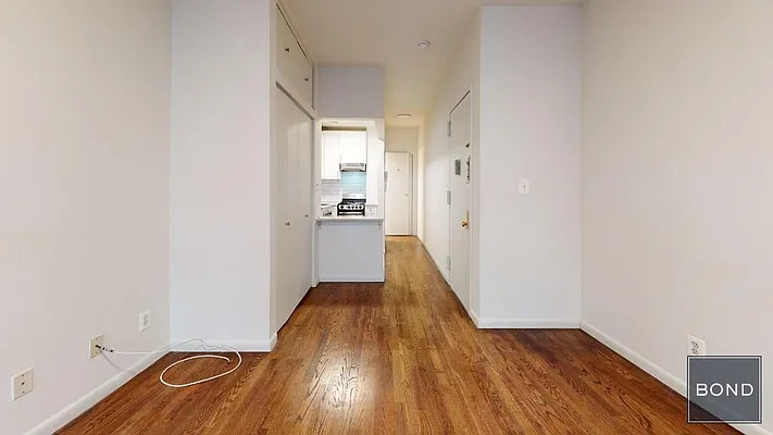 Rented by Bond New York | media 7