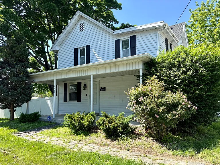 6550 Somerset St — Photo 1