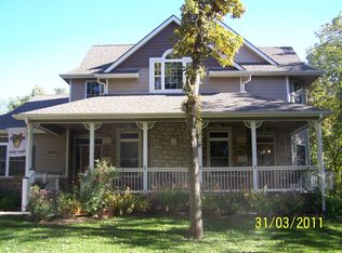 4057 Walnut Creek Dr, Wamego, KS 66547