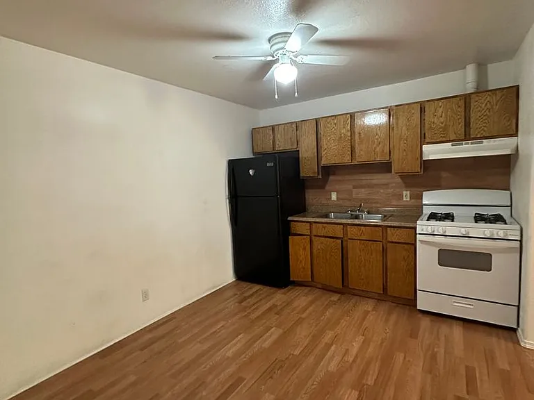 1406 Saiz Ln #1 — Photo 5