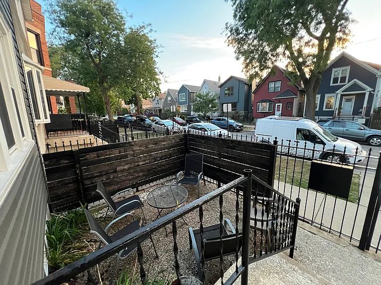 1925 N Albany Ave #1L — Photo 14