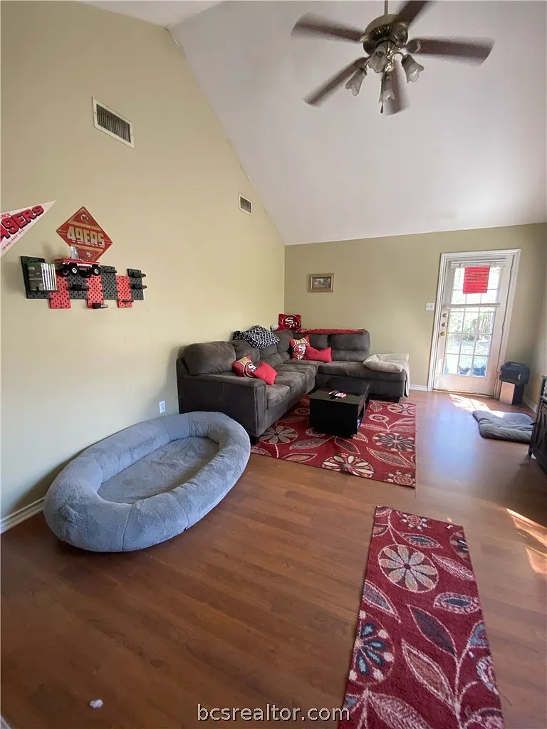 Building Photo - 2123 Hidden Hollow Cir #B