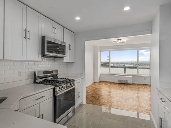 166-25 Powells Cove Boulevard #16K, Beechhurst, NY 11357