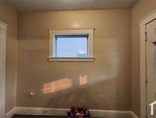 3rd image of 2020 W 99th St