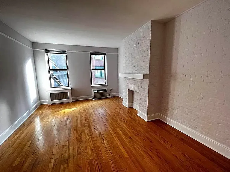 443 W 56th St #2P — Photo 1