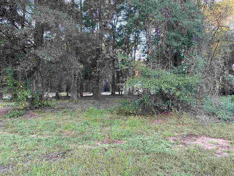 2nd image of 114 Waters Edge Ct