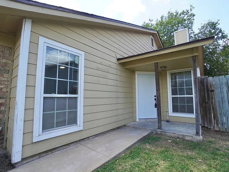 508 Greenlawn Blvd — Photo 2