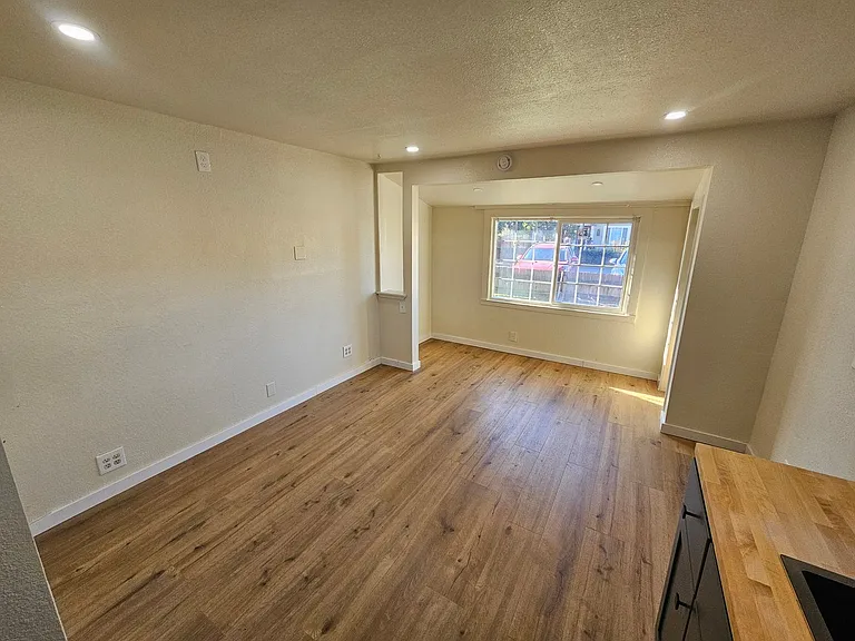 1930 Arcadian Ave #AR193 — Photo 5