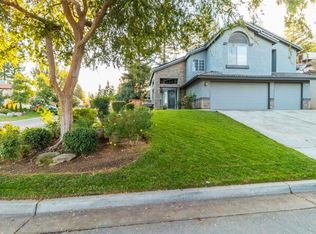1035 E Edgemont Dr, Fresno, CA 93720