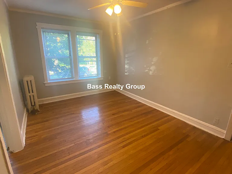 5945 N Greenview Ave #2D — Photo 2