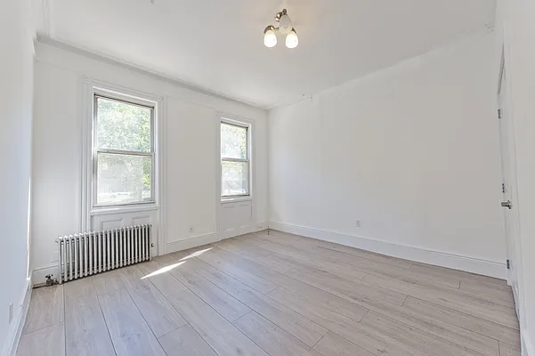 Rented by Compass | media 24