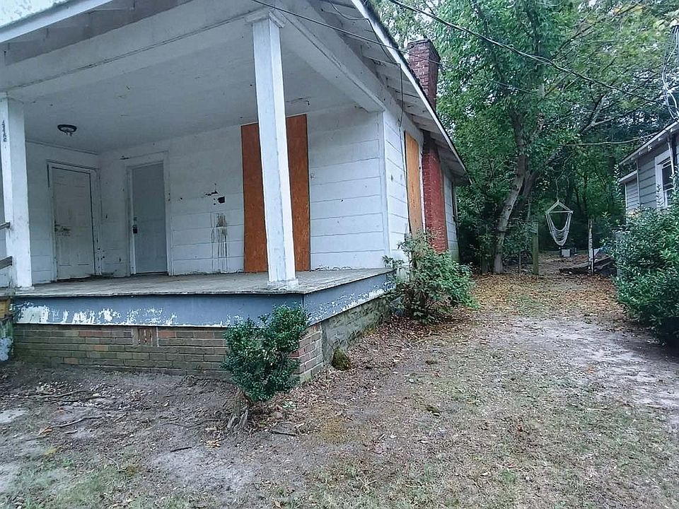 2nd image of 412 Clegg St