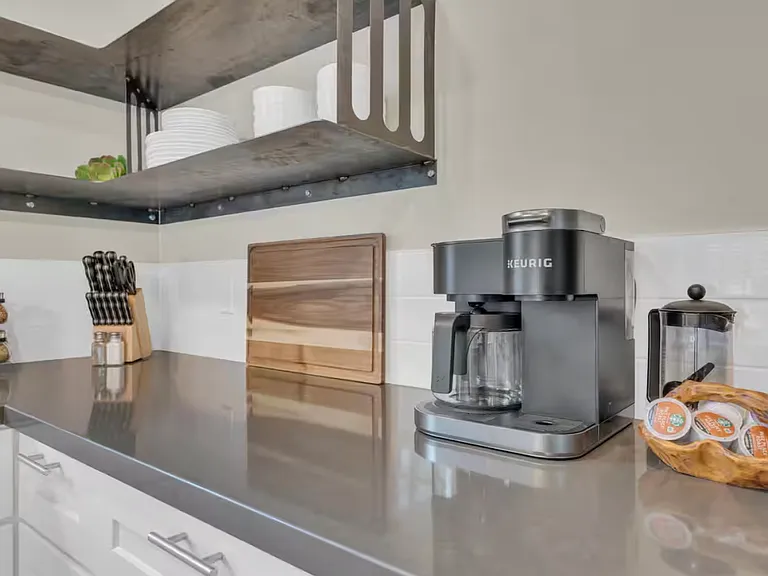 821 N Sawtelle Ave — Photo 4