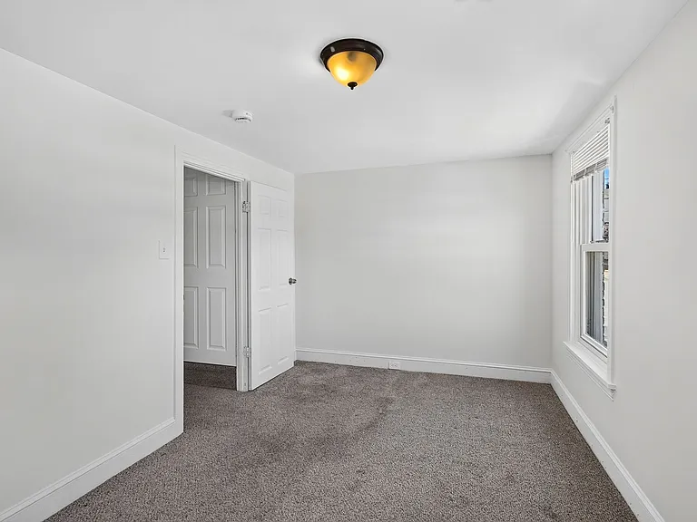 223 N New St — Photo 36