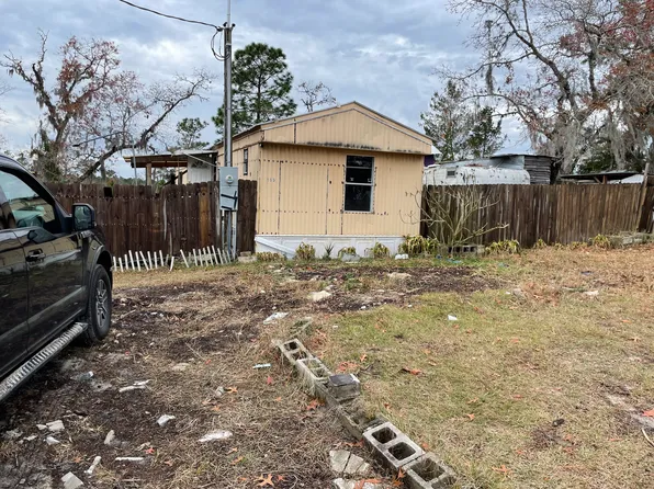 115 Hoffman St, Pomona Park, FL 32181