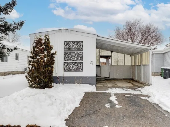 93 Huntstrom Dr NE, Calgary, AB T2K 5V5