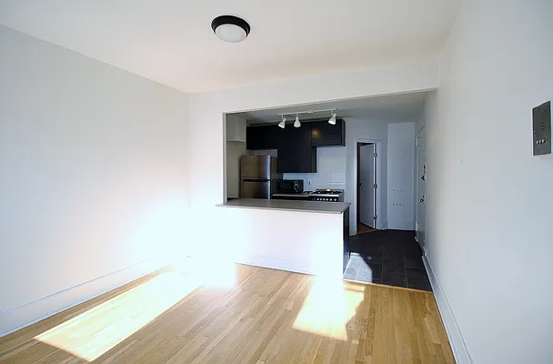 Rented by Julianna Realty Corp | media 10