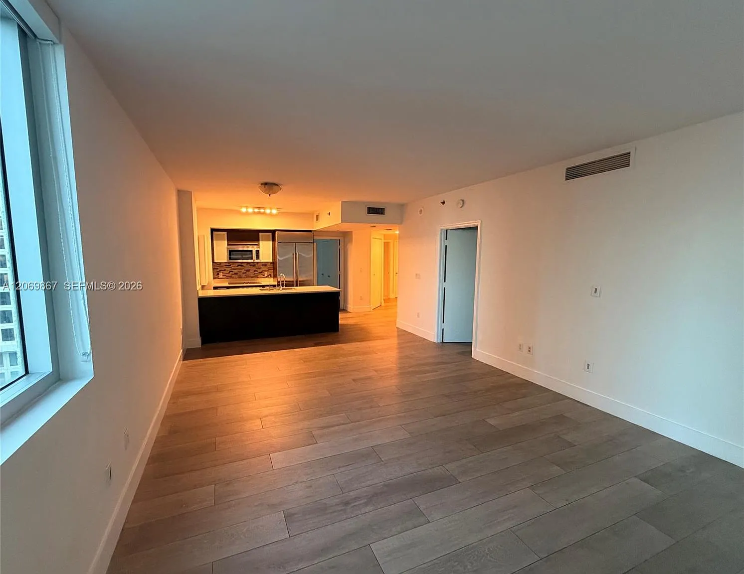2 bed, 1200 sqft, $4,300 — Photo 4