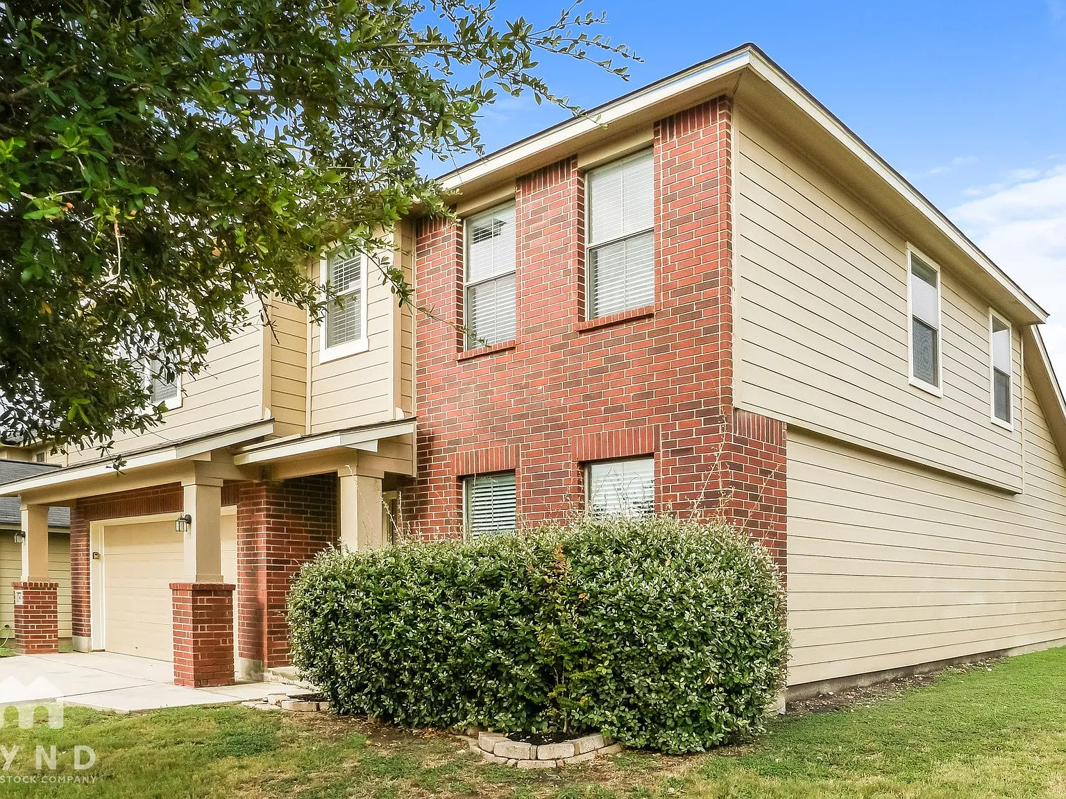 4 bed, 2.5 bath, 2522 sqft, $1,895 — Photo 2