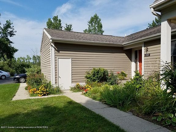 3rd image of 2375 N Wild Blossom Ct #106