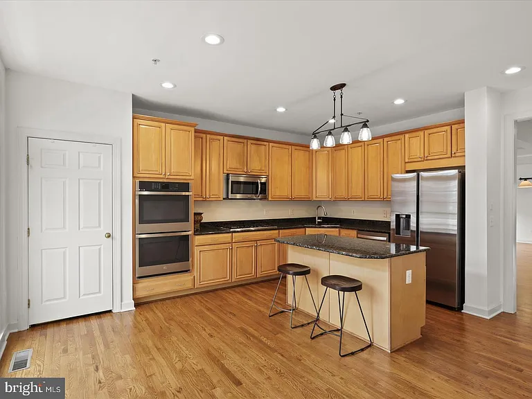 7980 Vigne Ct — Photo 8