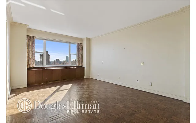 Sold by Douglas Elliman | media 14