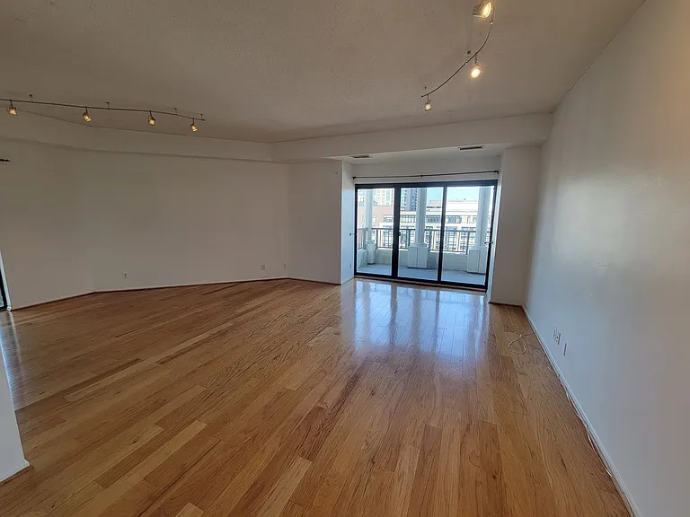 1600 Oak St #1828 — Photo 10