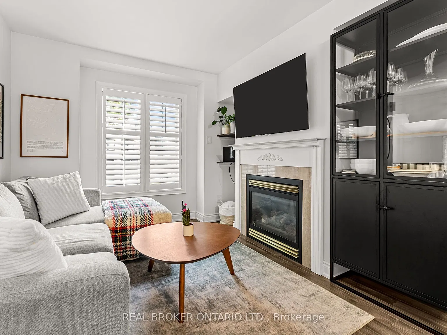 4 bed, $4,200 — Photo 3
