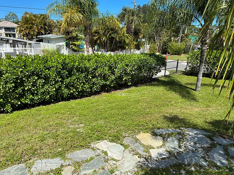 240 Georgia Ave — Photo 24