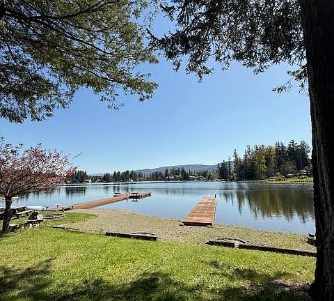 3rd image of 17021 Lakepoint Dr SE