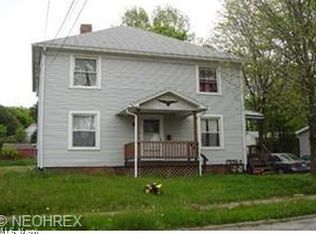 352 3521/2 W Clark St, East Palestine, OH