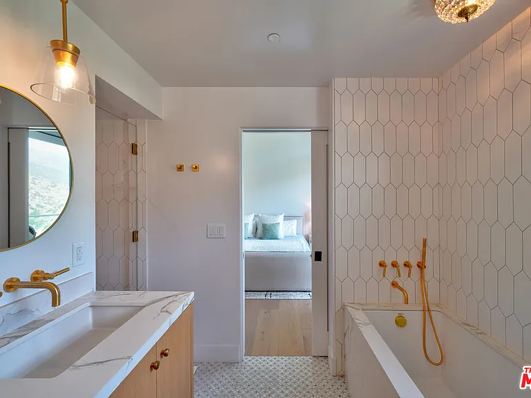 6208 Tapia Dr #B — Photo 10