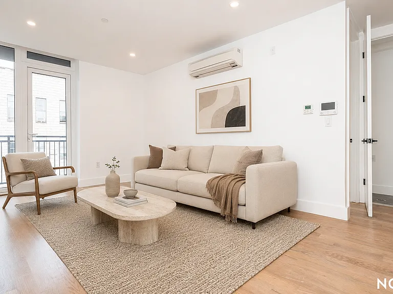228 N 7th St #315 — Photo 1