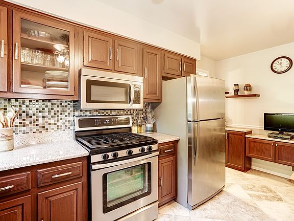 5th image of 9208 Bailey Ln