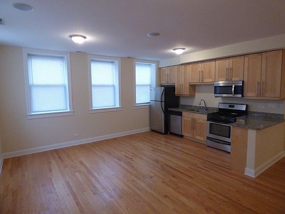 3rd image of 1856 N Sawyer Ave #P-3