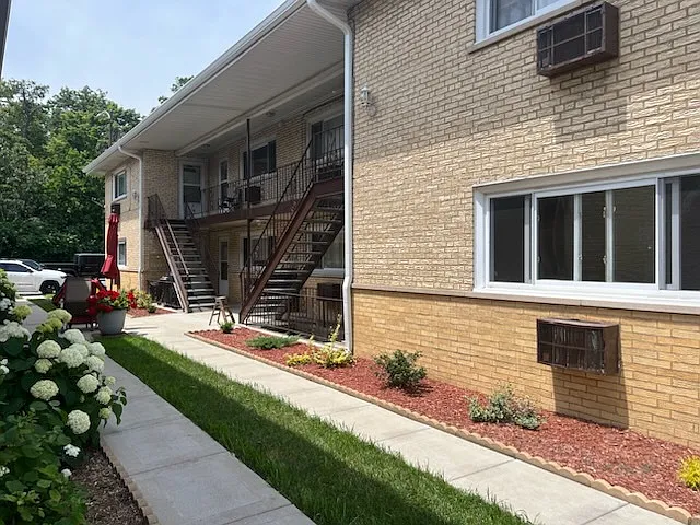 4127 S Harlem Ave #3 — Photo 2