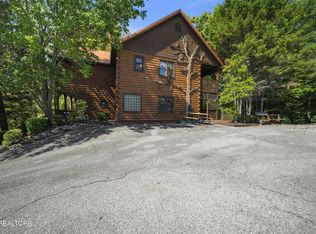 836 Bear Run Way, Sevierville, TN 37862