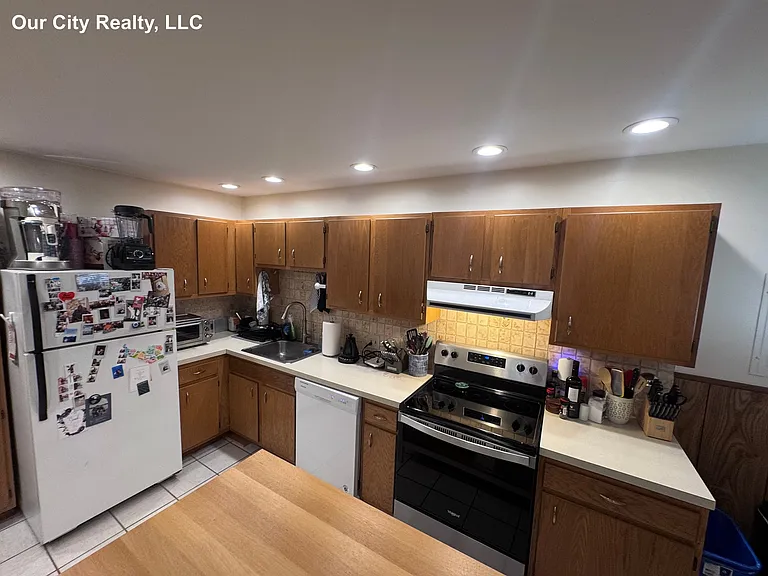 40 Marion St — Photo 6