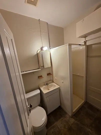 2525 Peach St #8 — Photo 6