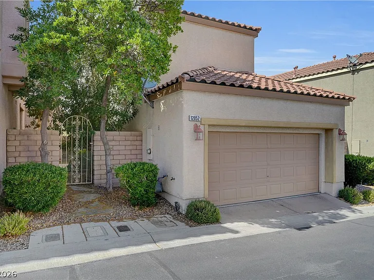 12052 Hathaway Pines Ln — Photo 48