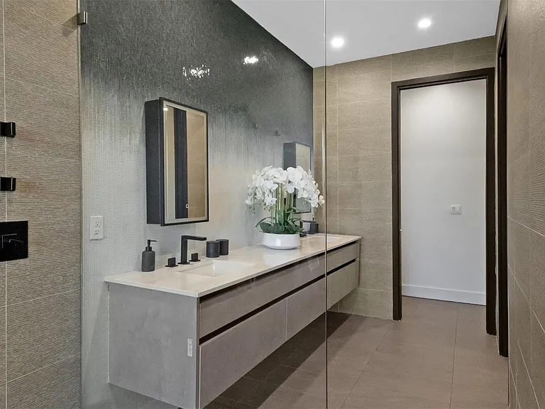 823 Ponce De Leon Dr — Photo 39