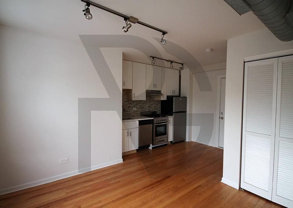 1st image of 2520 W Leland Ave #2520C10