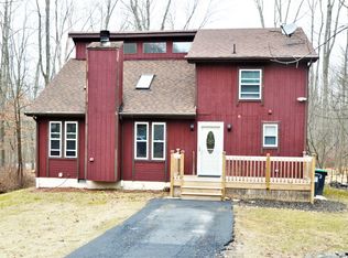 285 Hyland Dr, East Stroudsburg, PA