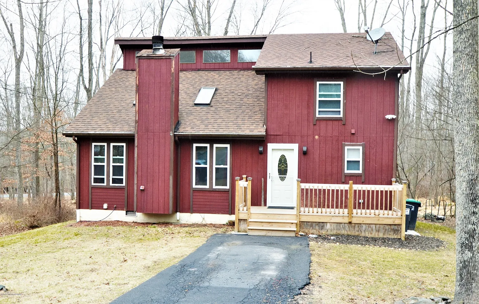 285 Hyland Dr photo 1